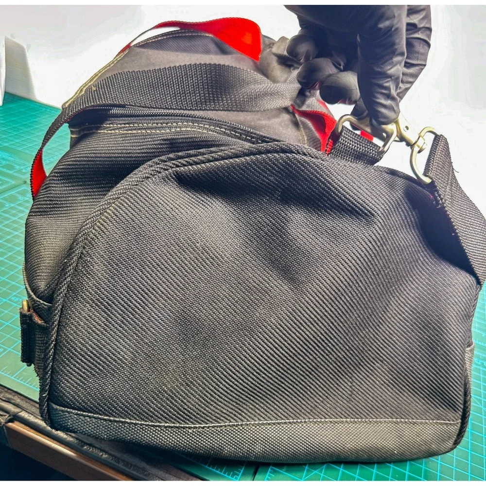 VTG 1997 Marlboro Unlimited Gear Duffle Bag Red Black Compass Logo Travel Gym